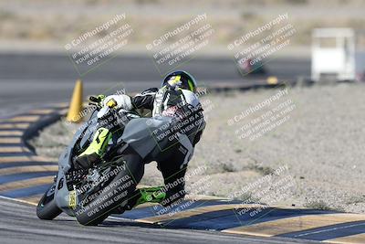 media/Dec-01-2025-Moto Forza (Mon) [[2daa91e15f]]/1-Advanced Group/Session 2 Turn 11 Backside/